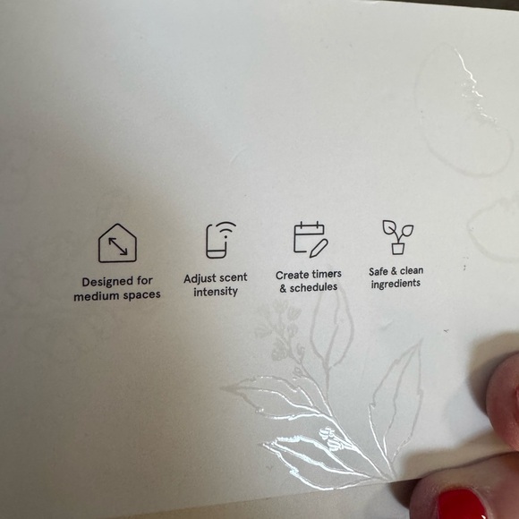 Pura V4 White Smart Fragrance Diffuser - Picture 6 of 8